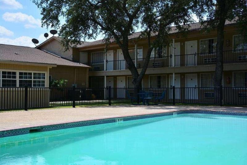 Inn of Uvalde - featured photo