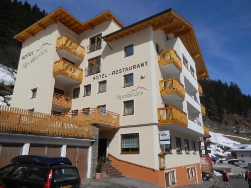 Hotel Alpenfrieden - carbon neutral hotel in Kappl