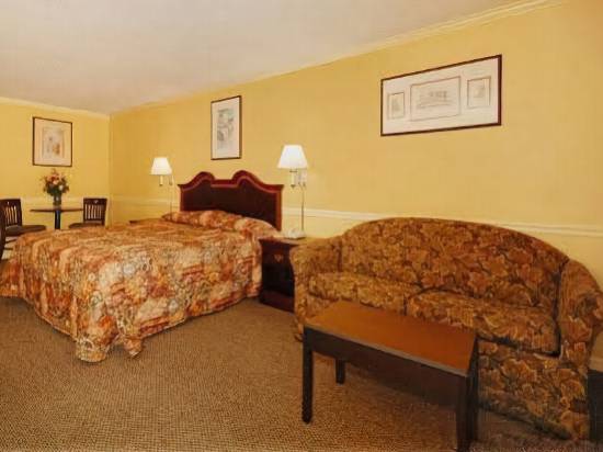 Rodeway Inn 1199 Linden Avenue - photo 7