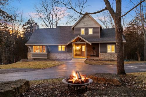 The Lodge 'North Woods' style boutique Galena Getaway — 4-Star Luxury Hotel in Galena, United States