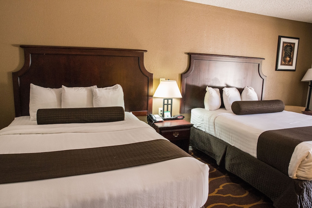 Mockingbird Inn & Suites - photo 12
