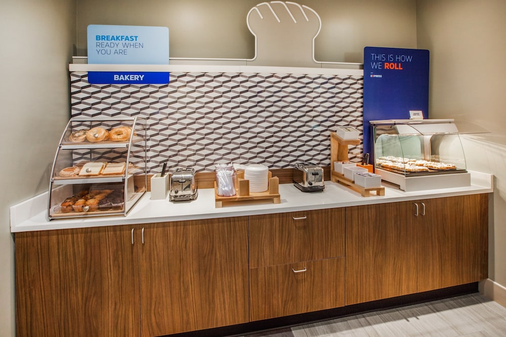 Holiday Inn Express Hotel & Suites Clearfield by IHG - photo 20