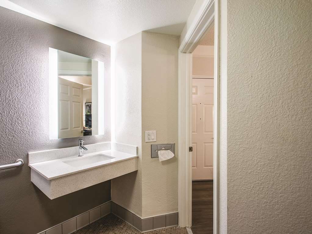 La Quinta Inn & Suites by Wyndham Orem University Pwy Provo - photo 22