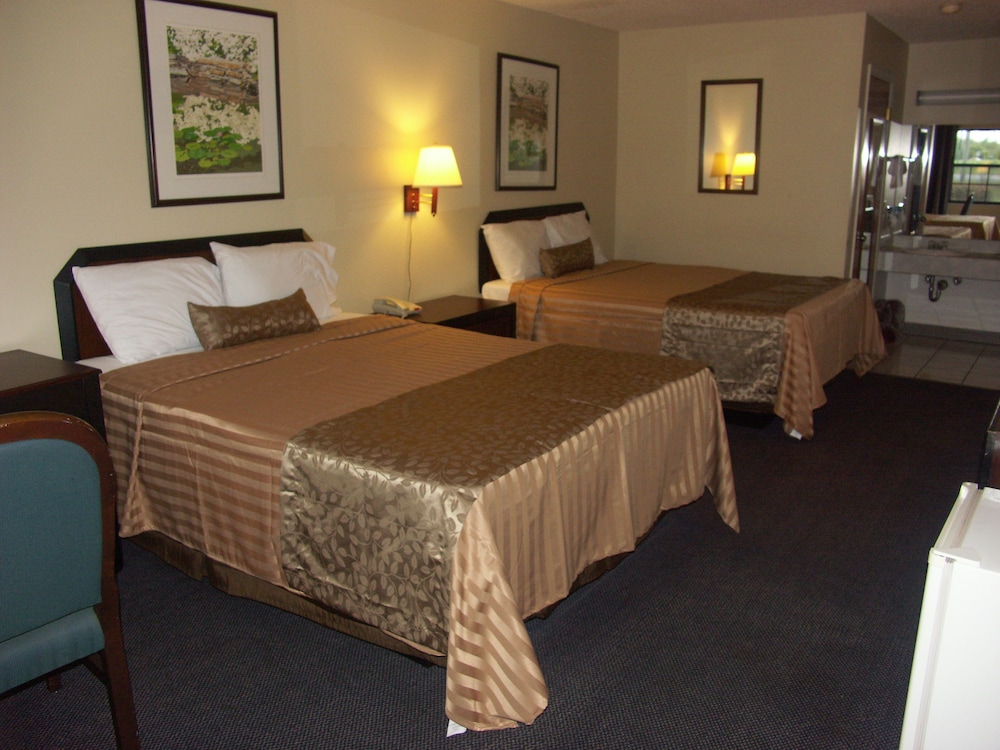 Deerwood Inn and Madison Campground - featured photo