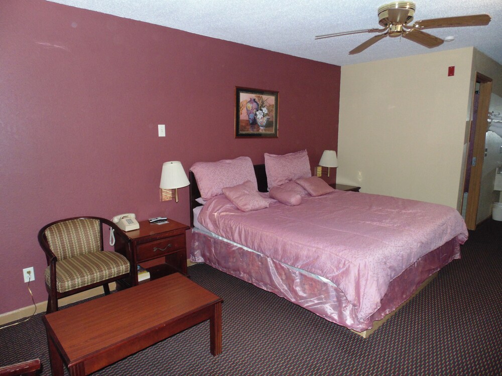 First Western Inn - photo 11