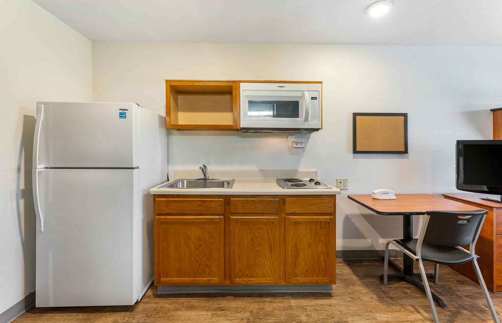 WoodSpring Suites Akron - photo 23