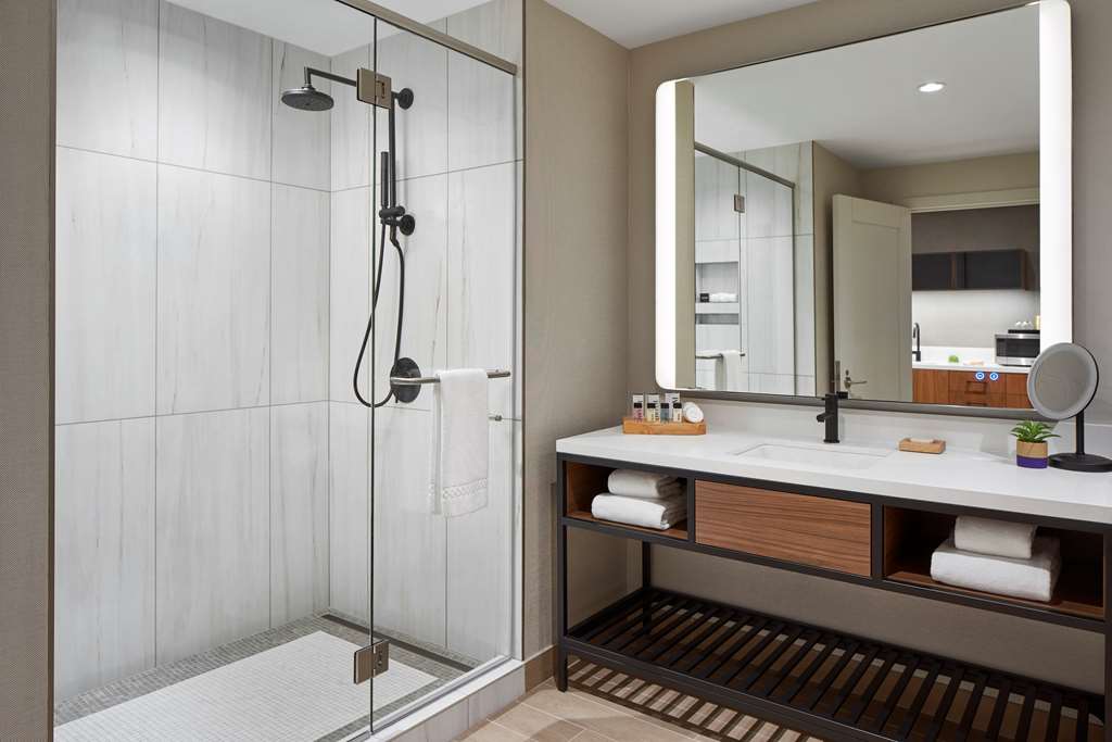 The Watermark Hotel - photo 18