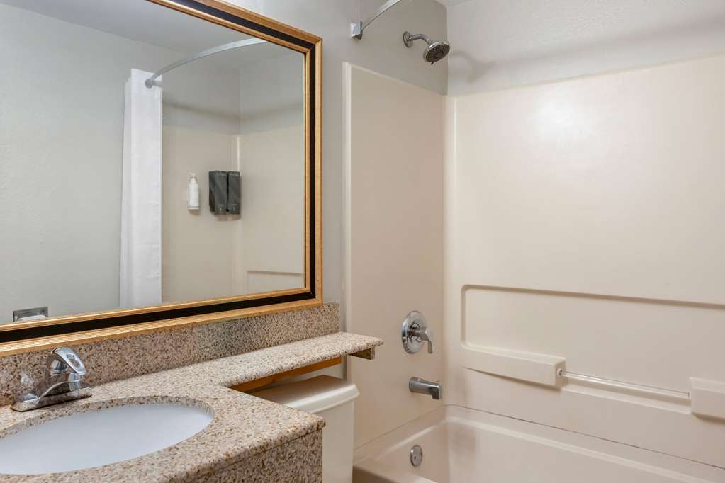 Days Inn by Wyndham Wrightstown McGuire AFB Bordentown - photo 31