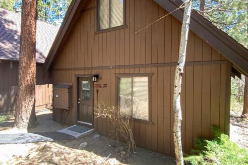 Tranquil Family Cabin — 4-Star Luxury Hotel in Incline Village, United States