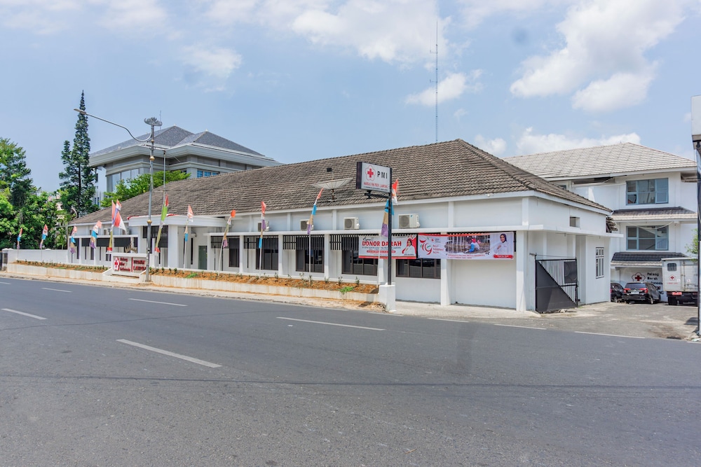 Hotel O Teluk Betung Near Bank Indonesia Formerly Wisma Pmi in Bandar Lampung, Indonesia