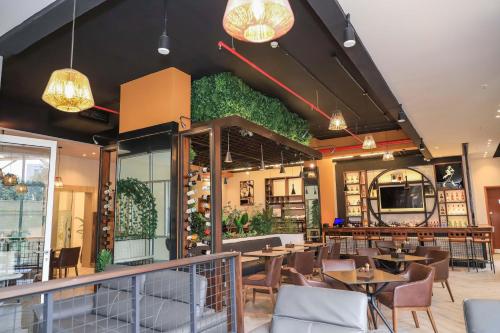 Stylish James Westland Place O72I95O3I9