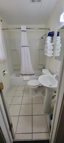 Husker Inn - photo 15