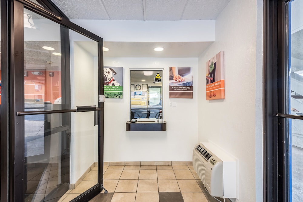 Motel 6 Birmingham AL - photo 2