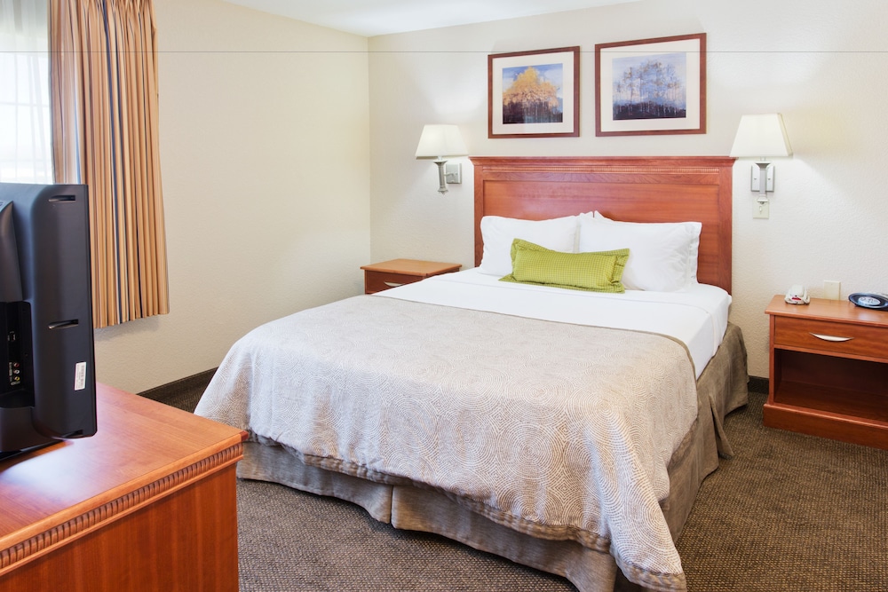 Candlewood Suites Medford by IHG - photo 2