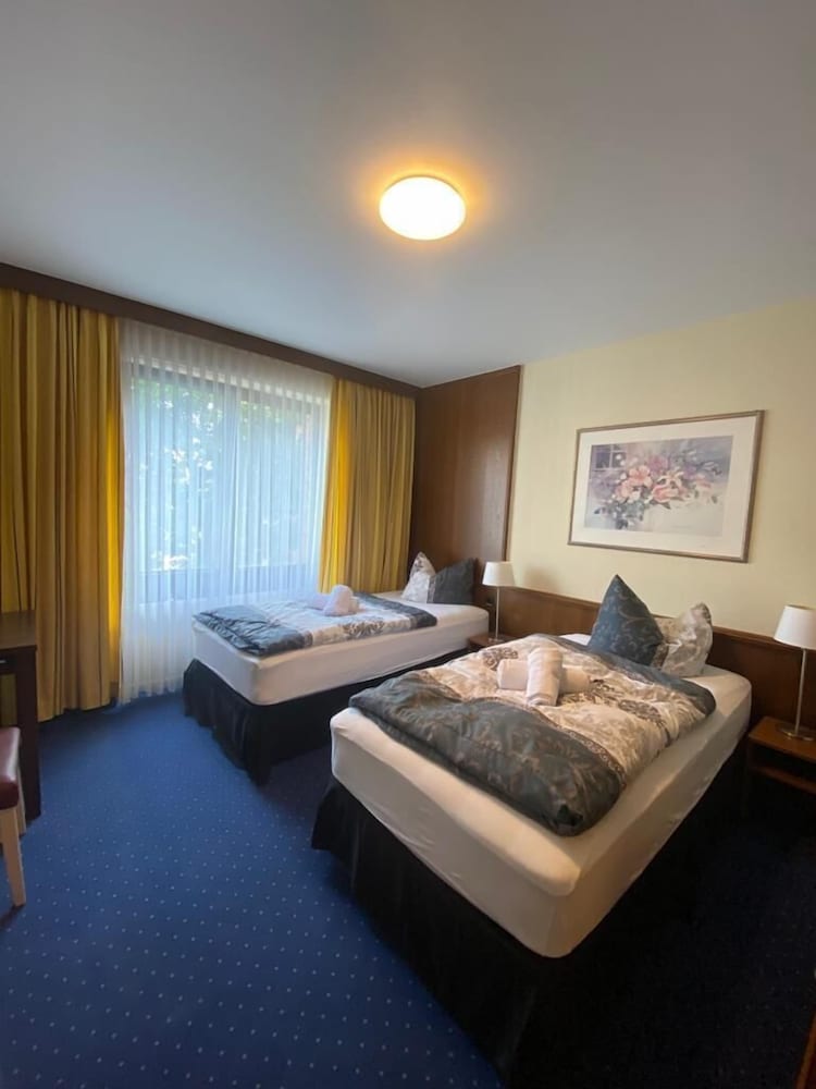 Hotel Regina DG drei D.G. GmbH — Sankt Augustin — photo 3