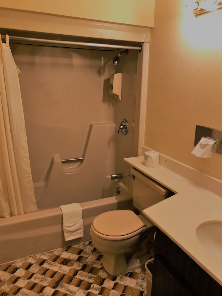 Latham Inn - photo 20