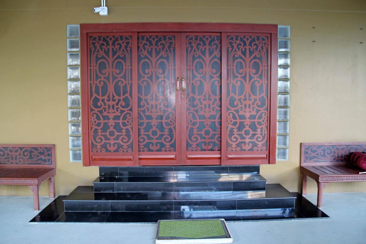 Samsen Suites Spacious 2br Contemporary Thai Style