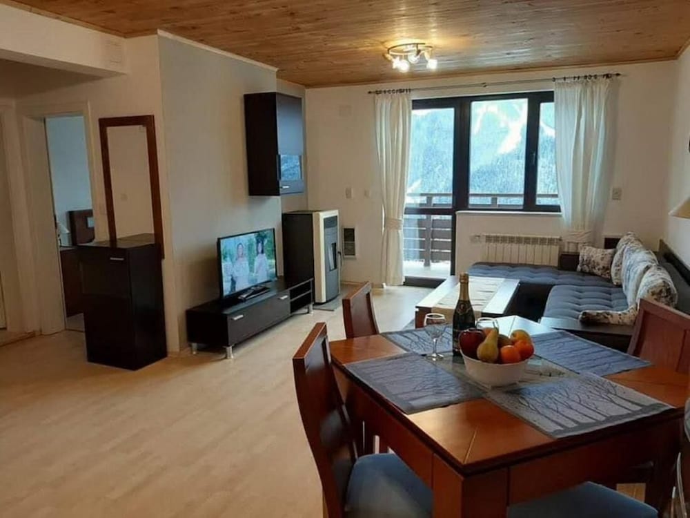 Pamporovo Rhodopi Pearl Apartments Private Apartments — 4-Star Luxury Hotel in Chepelare, Bulgaria