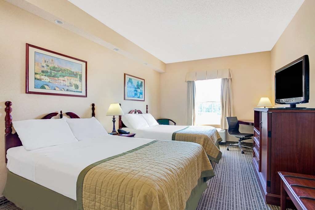Baymont by Wyndham Pearl - photo 9