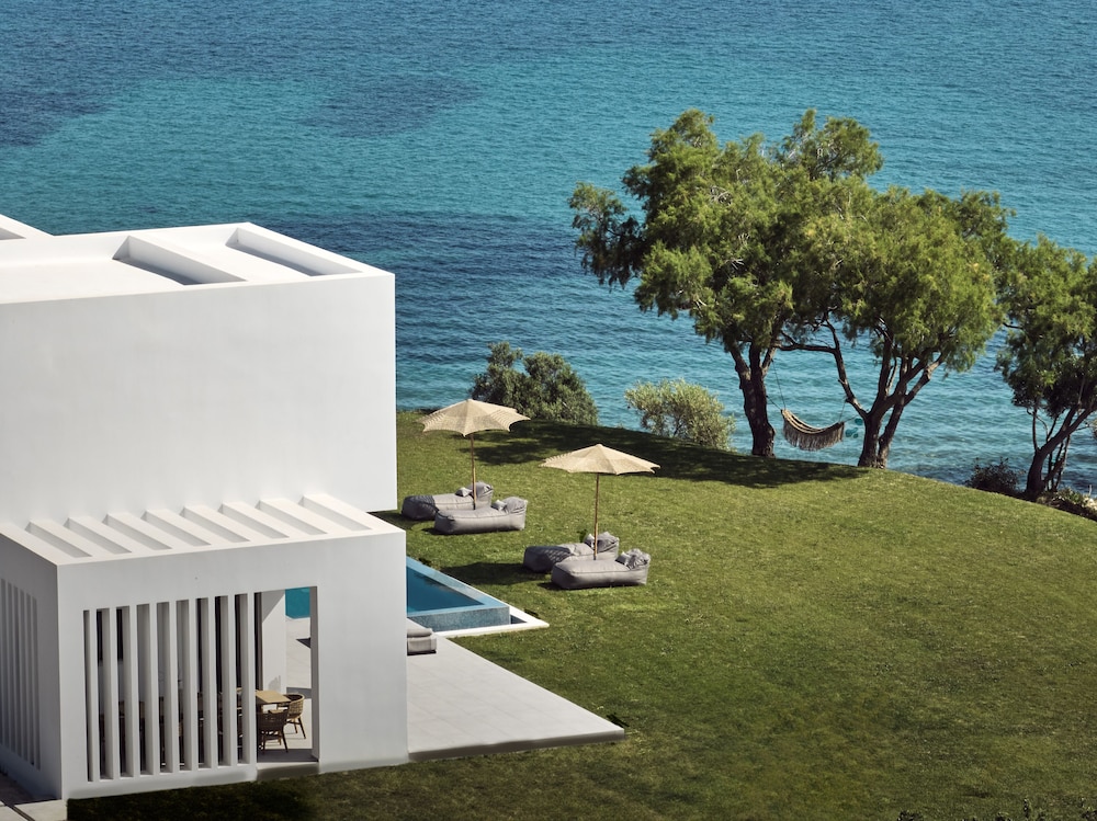 Omnia Villa — 4-Star Luxury Hotel in Zakynthos, Greece