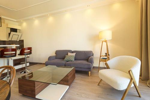 Central and Comfy Tbilisi 1BR Apartment by Wehost