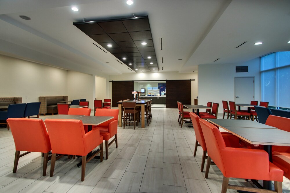 Holiday Inn Express Lexington North Georgetown by IHG - photo 24