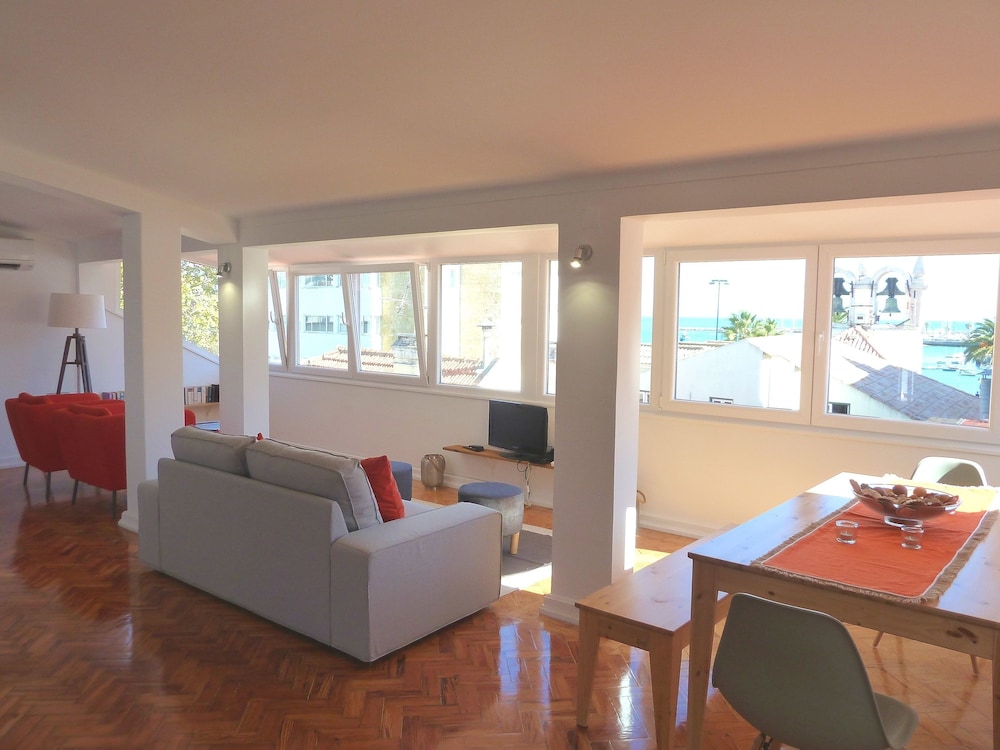 Cascais Downtown Apartment with sea view