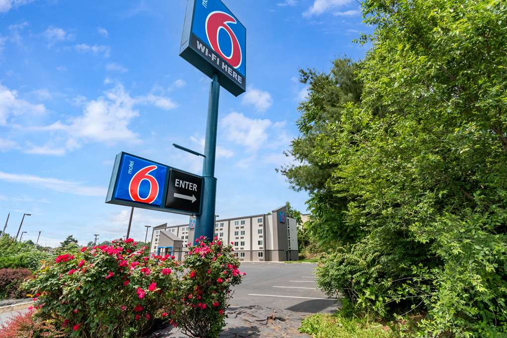 Motel 6 York PA North - featured photo