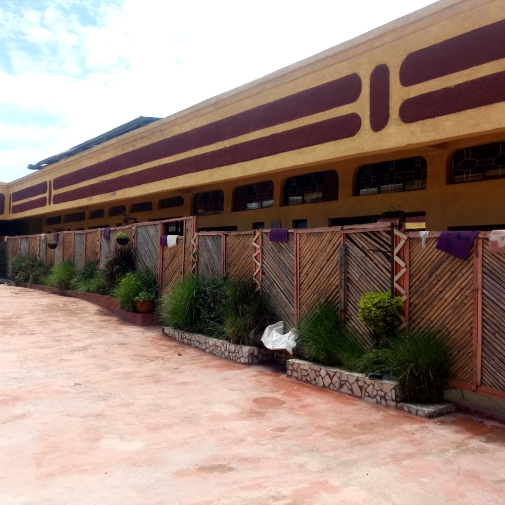 Golden Bay Hotel — hotel in Naivasha