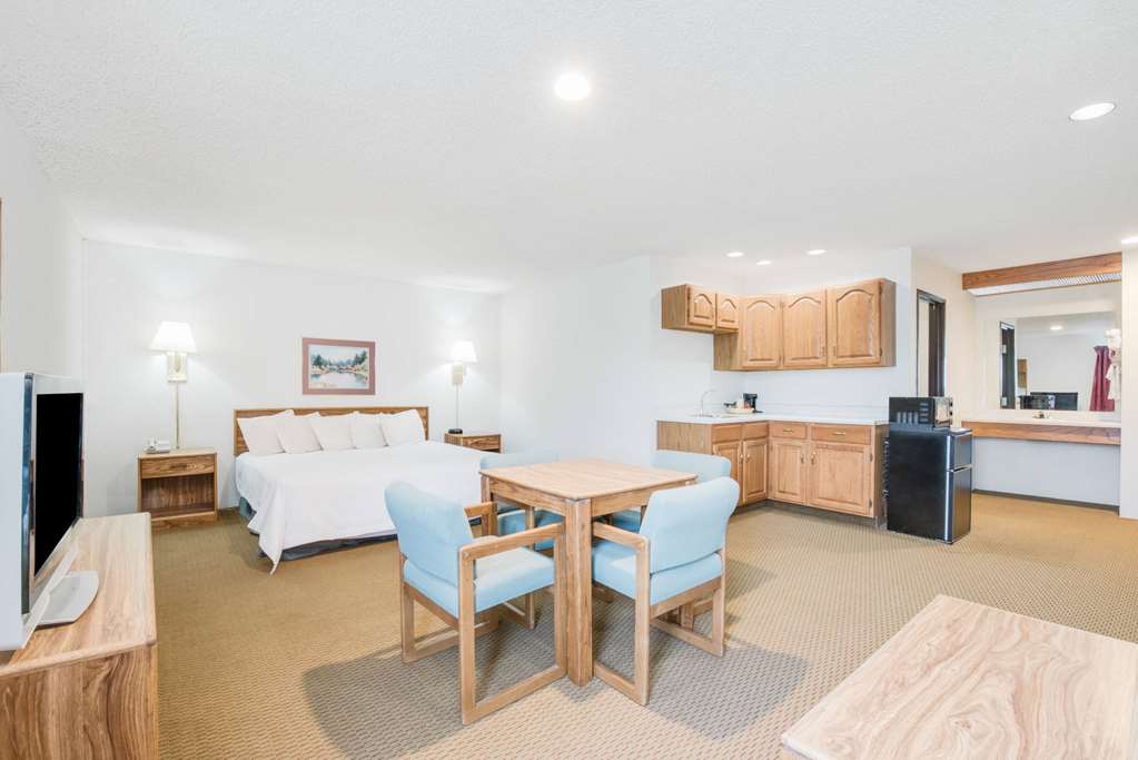 Days Inn by Wyndham Sturgis - photo 12