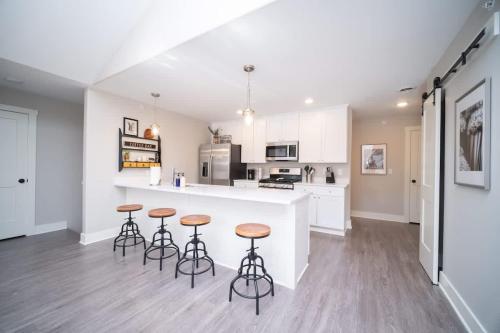 Brand new 2 bed with office condo — 4-Star Luxury Hotel in Bettendorf, United States