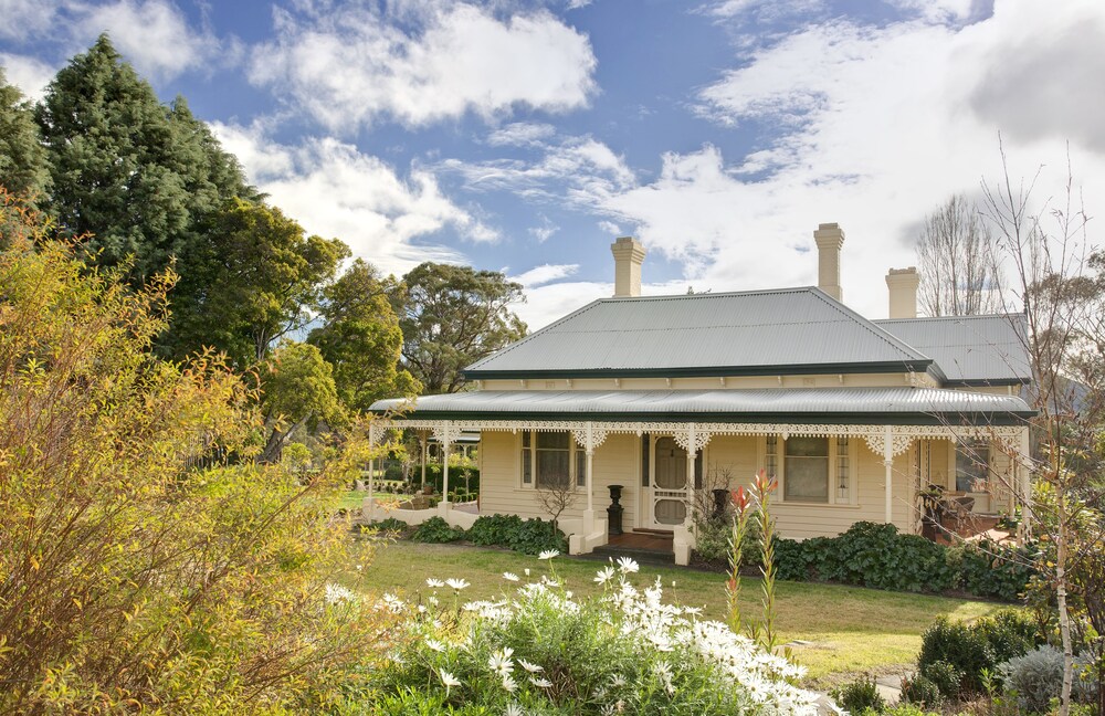 Mimosa Glen Homestead in Heathcote, Australia