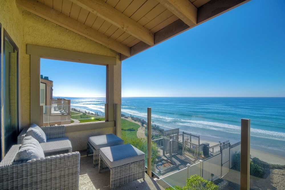 Oceanfront Views Heated Pool Hot Tubs Parking — 4-Star Luxury Hotel in Solana Beach, United States