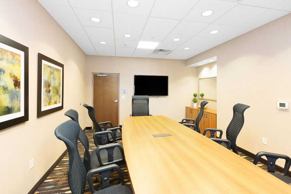 Hampton Inn Pittsburgh Bridgeville - photo 61