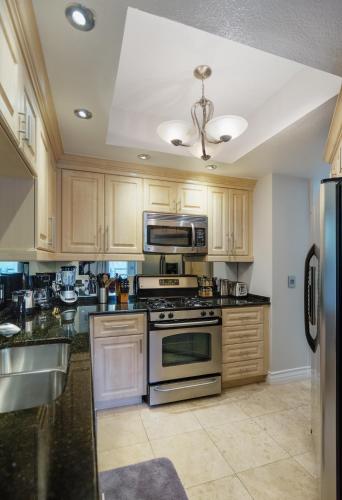 Fabulous Penthouse Apartment LAS VEGAS Strip view with resort amenities 5 min walk to main attractions ONLY LONG TERM RENTALS min 30 nights