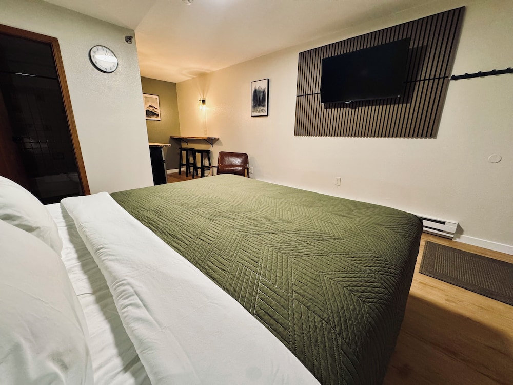 The Pioneer Motel - photo 14