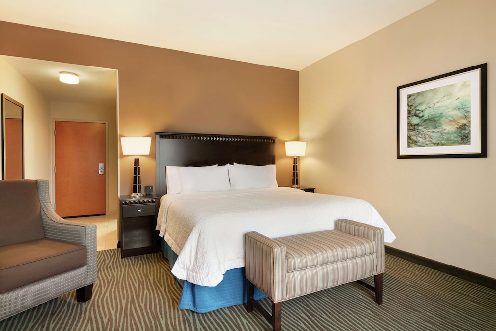 Hampton Inn & Suites Parkersburg Downtown - photo 7