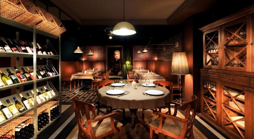 Pensiunea Hugo — 4-Star Luxury Hotel in Sibiu, Romania