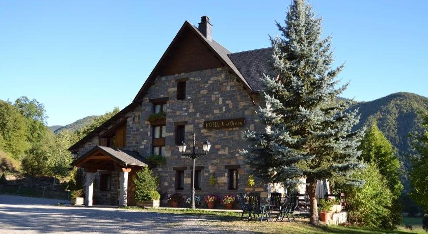 Hotel Viña Oliván in Broto, Spain