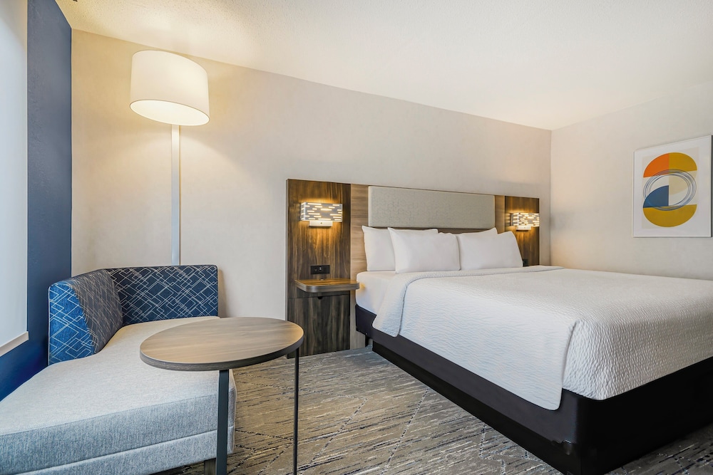 Holiday Inn Express Hotel & Suites Buffalo Airport by IHG - photo 14