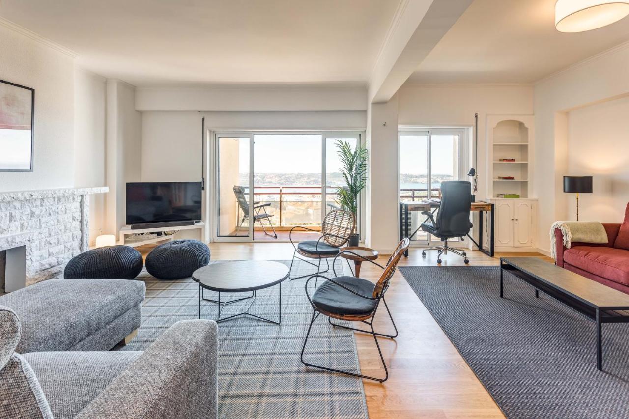 Belvedere Tm Flat with a Magnificent View — 4-Star Luxury Hotel in Lisbon, Portugal