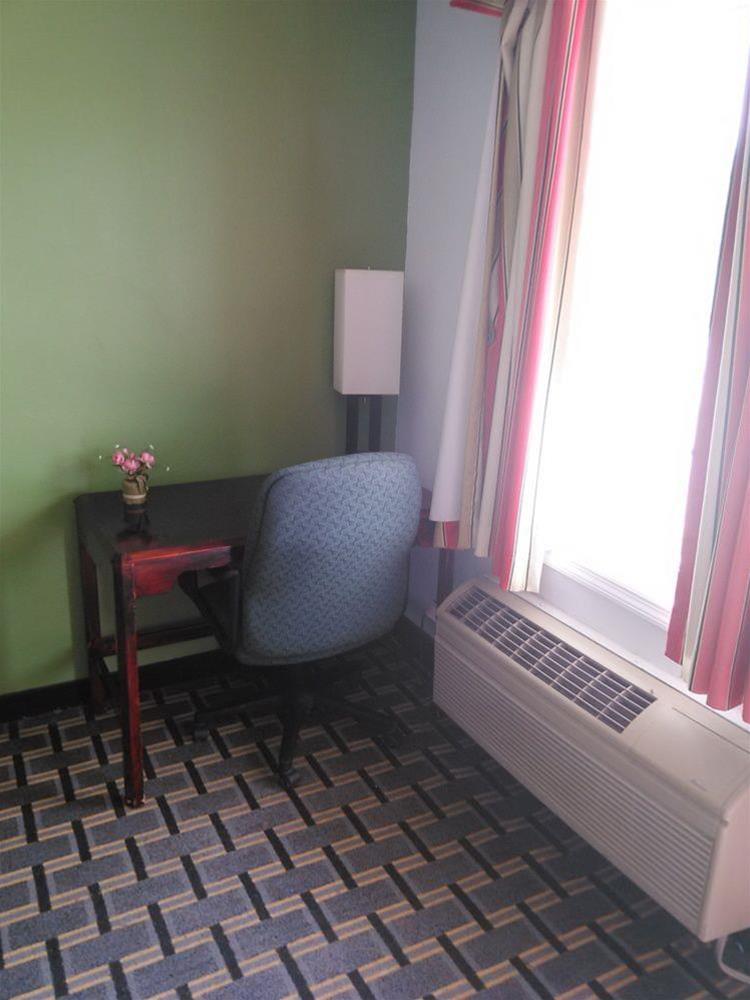 Ashley Lodge - photo 10