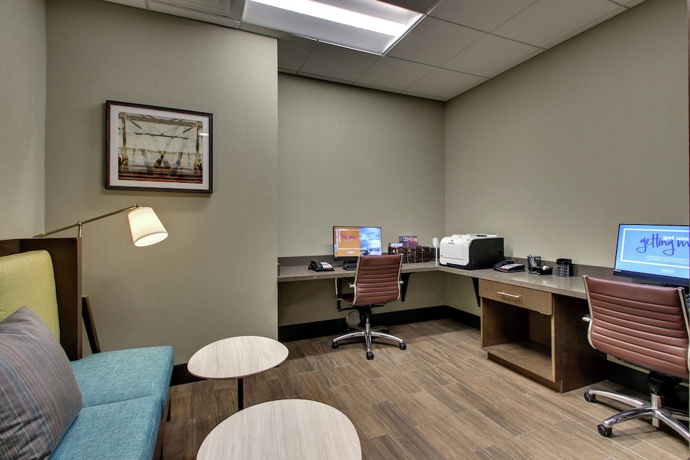 Hampton Inn & Suites Southport - photo 51