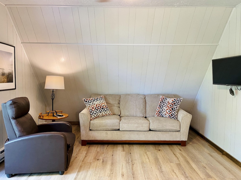 Calm Waters Cabin Resort - photo 57