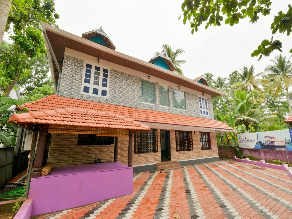 OYO 15465 Saaffron Holidays in Alleppey, India