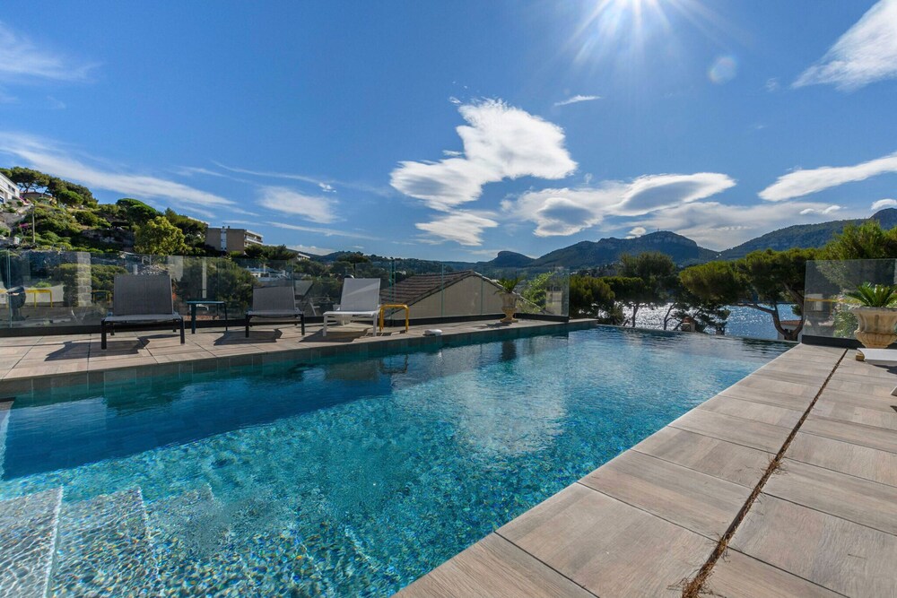 Villa Talabar — 4-Star Luxury Hotel in Cassis, France