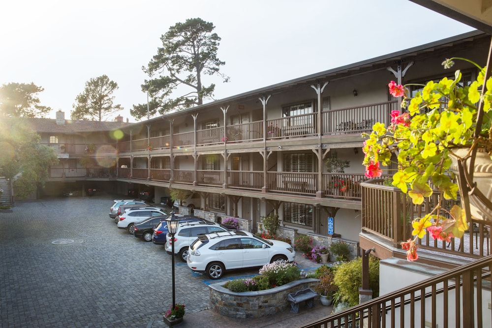 Coachman's Inn A Four Sisters Inn - photo 46