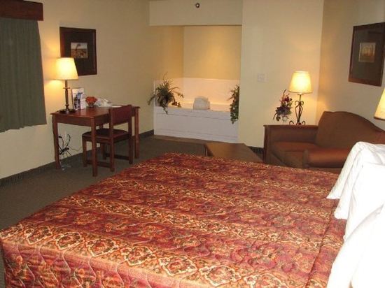 Borger Ambassador Inn - photo 4