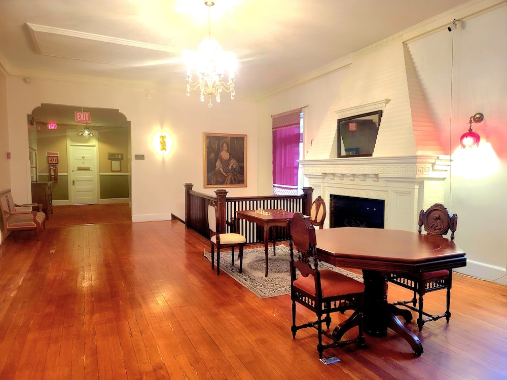 Copper Queen Hotel - photo 2