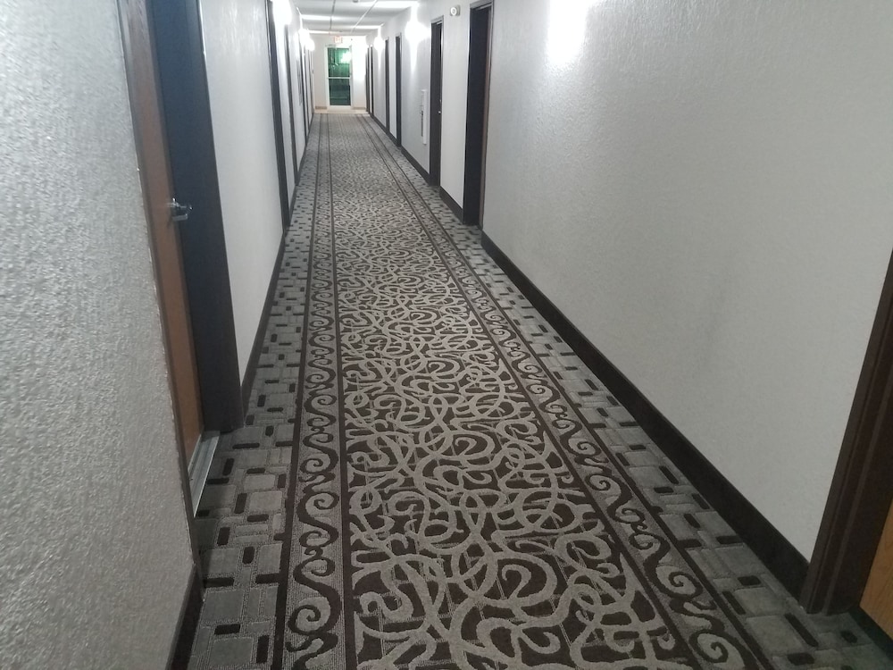 Oak Hill Inn & Suites - photo 70